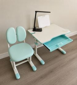 Kids Adjustable Desk and Chair Set
