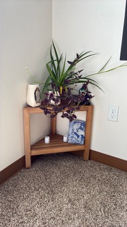 Corner shelf