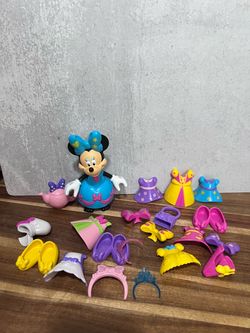 Minnie Mouse Figure with Dress-Up Accessories Set
