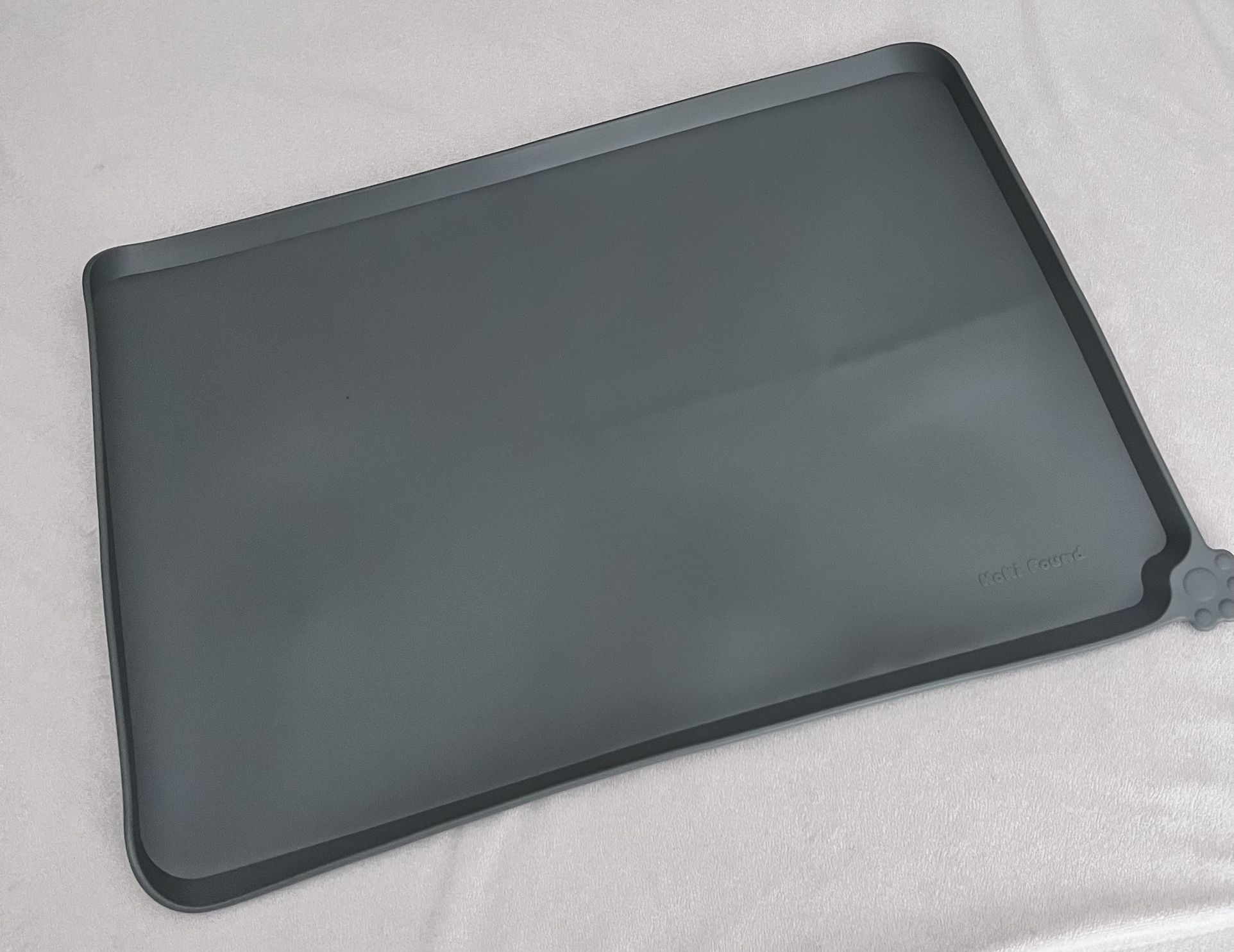 New In Package HOKI FOUND Silicone Pet Food Bowl Mat