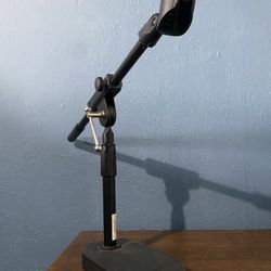 Microphone stand