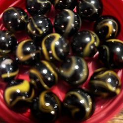 36 Marbles Vacor Swirls & 1 Shooter
