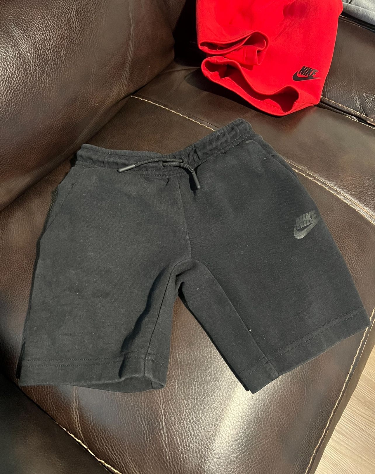 Size 5T Kids Nike Tech Fleece Shorts Used 