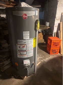 Hot water tank