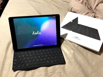 iPad 9th Generation + Apple Smart Keyboard