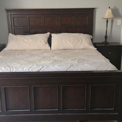 Cal King 4 Piece Bed Set