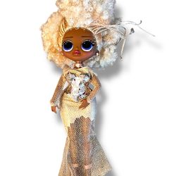 LOL Surprise Holiday OMG 2021 Collector NYE Queen Fashion Doll