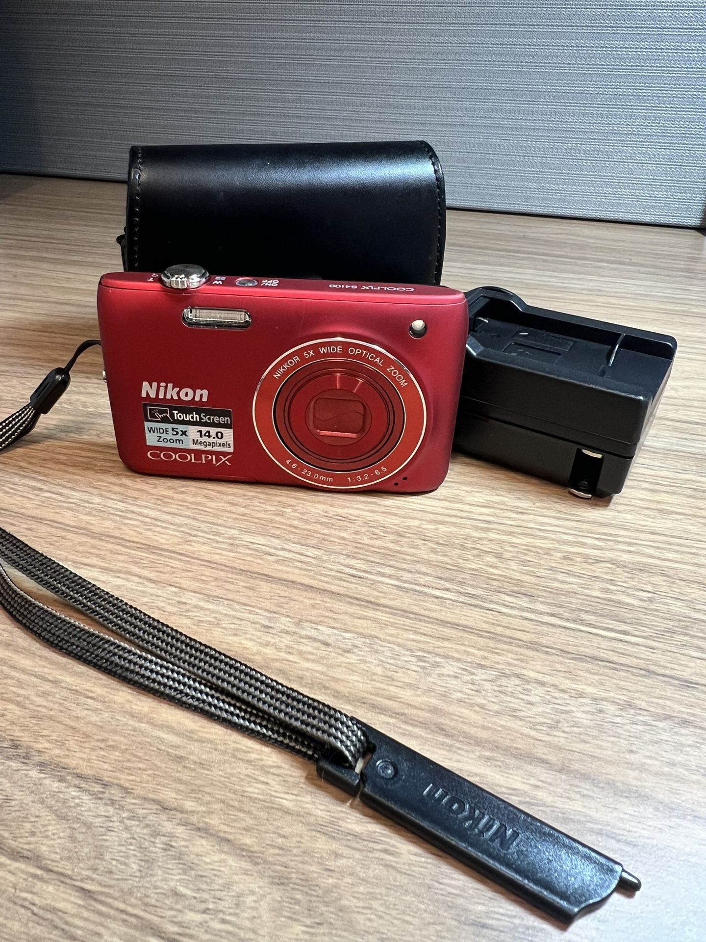 Nikon COOLPIX S4100 14.0MP Digital Camera Red w/Batt