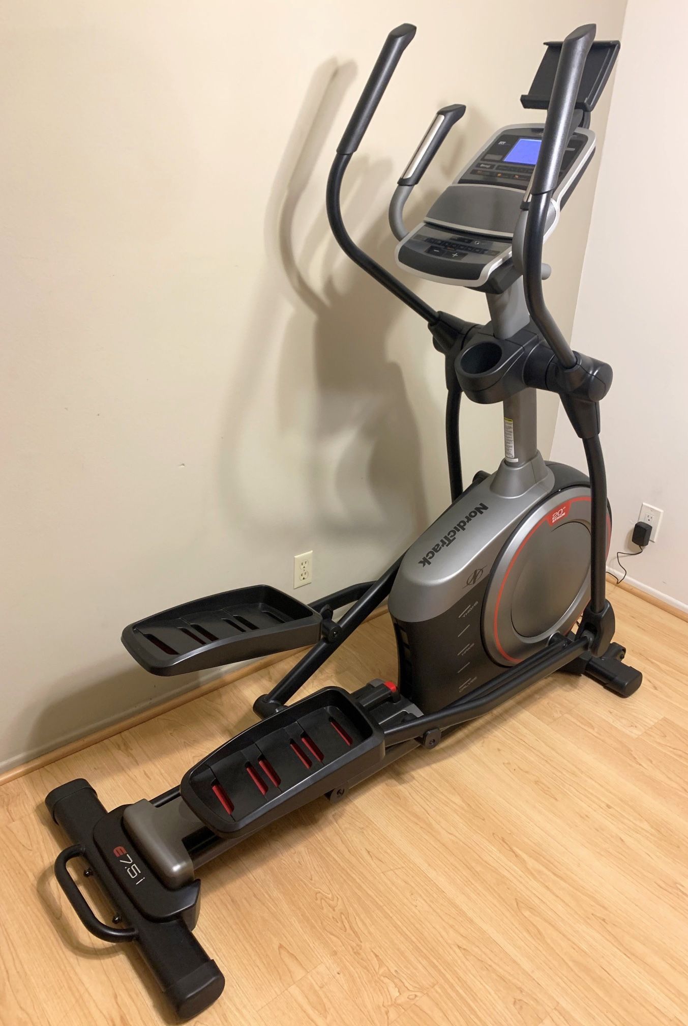 NordicTrack E7.5i Elliptical