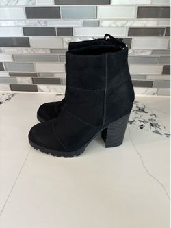 Celia ankle zip boots black size 6