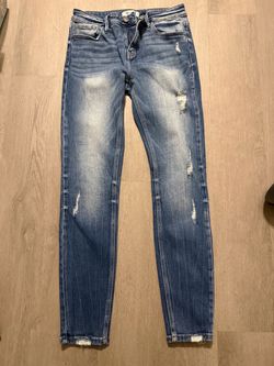 Kancan distressed skinny jean, NWOT, size 27