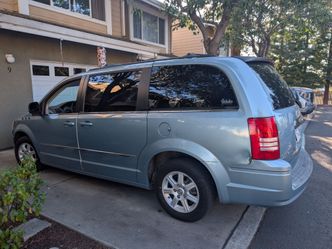 2010 Chrysler Town & Country
