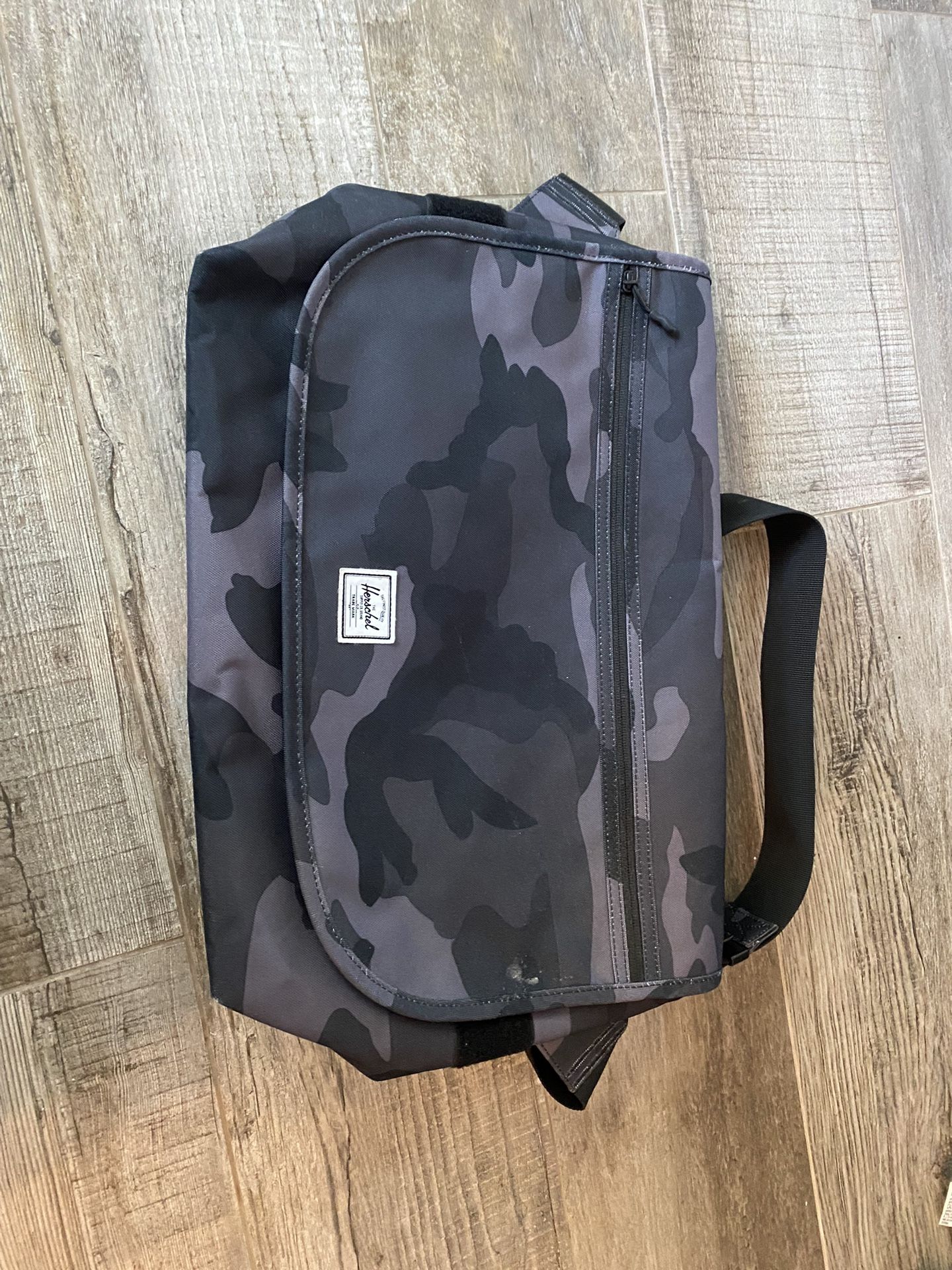 Hershal Dark Camo Messenger Bag