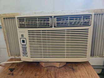 Air Conditioner 8,000 btu Frigidaire