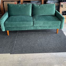 Vintage Retro Style Feamer Velvet Loveseat Couch for Small Apartment and Living Room,Golden Metal Legs Round Arms 33" H x 57.8" W x 31.7" D Green 58"