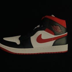 Jordan 1 mids