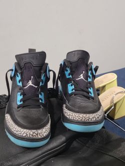 Jordan 4 O A  Size: 9.5