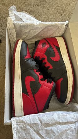 Air Jordan 1 High Black Red Sneakers