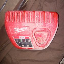Milwaukee M12 Battery Charger 