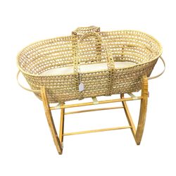 Woven Bassinet With Stand