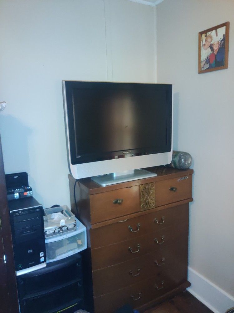 42 Inch Flat screen Tv