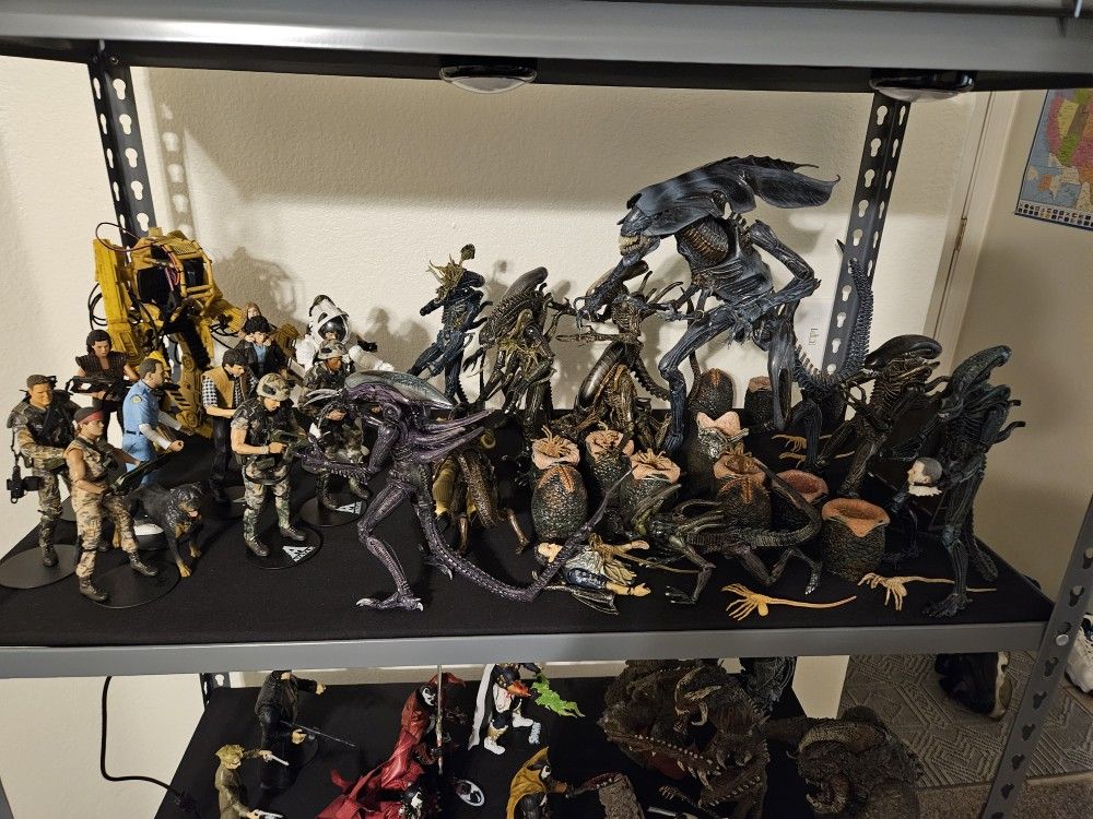 Neca Aliens Lot
