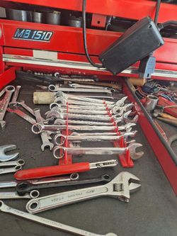 MAC Tool Box ALOTS OF TOOLS