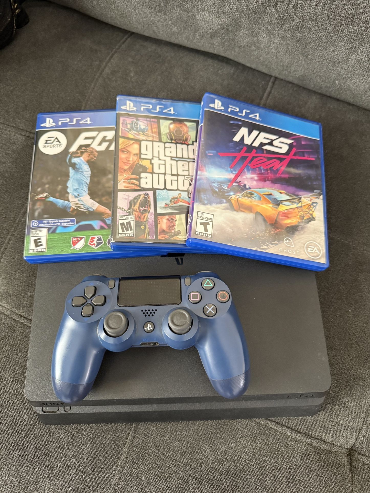 PlayStation 4 “Slim”