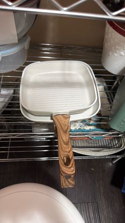 Square Grill Pan with Wood-Look Handle