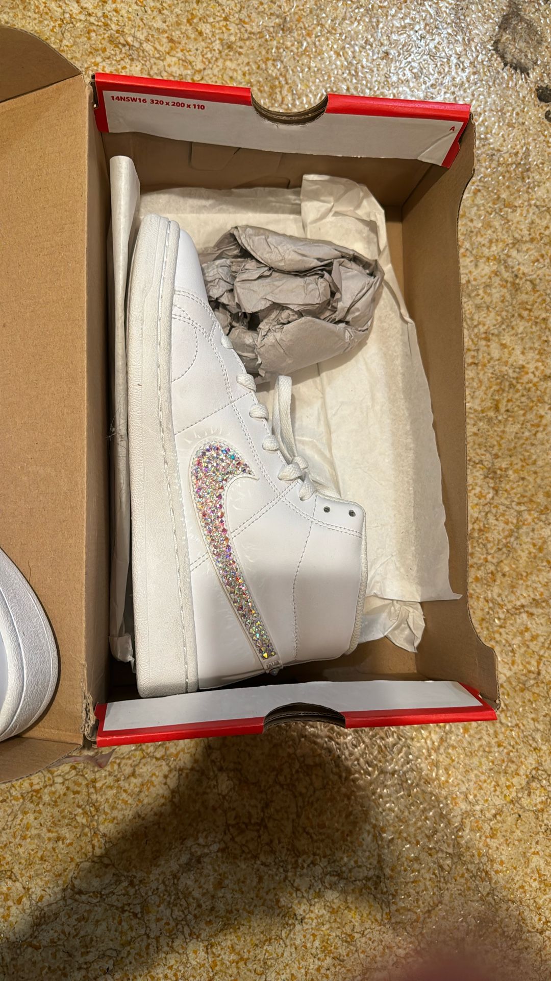 Women’s 8.5 - $100