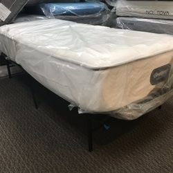 12” Twin Plush Hybrid Mattress 
