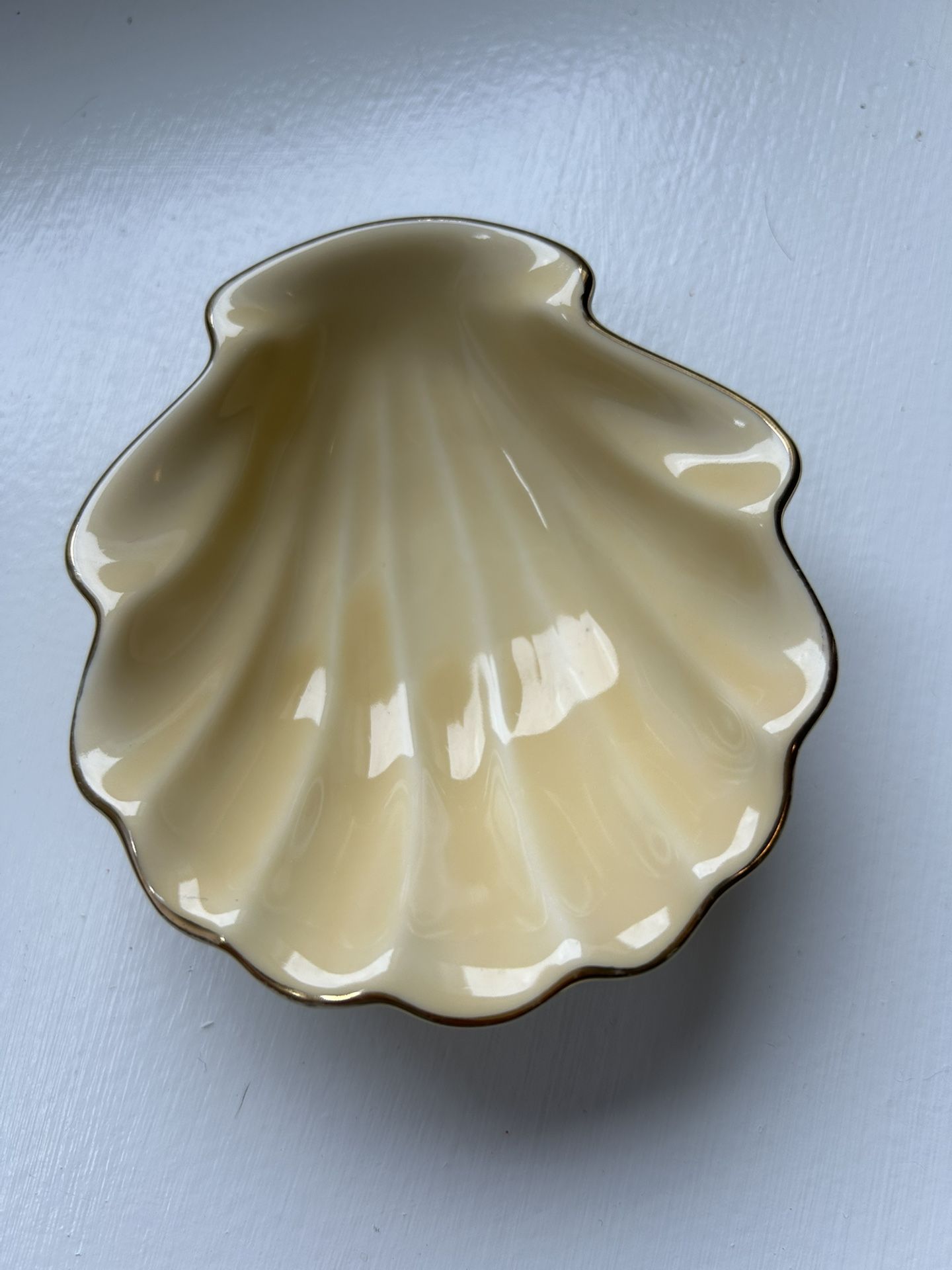 Carolin Vintage Ceramic Shell Dish