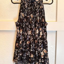 Entro | Medium | Floral Black Crinkle Sleeveless Blouse | Black Lining 