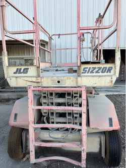 JLG 3369 Electric Scissor Lift