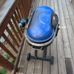 Coleman Roadtrip Grill With Attachments 