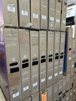 55” Samsung Crystal UHD 4K Smart TV (UN55U8000) 