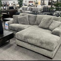 Brand New/ Gray Oversized Sectional, Seccional, Couch// Delivery Available 