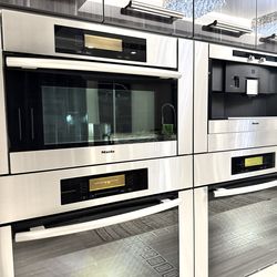*****PENDING ****MIELE MICROWAVE/ CONVECTION OVEN Model H4080BM