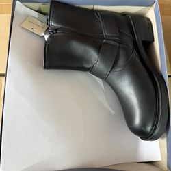 Brand New Women Boots Size 7