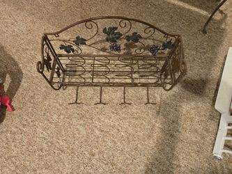 Wine bottle holder