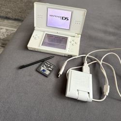 Console • Nintendo DS Lite Crystal White