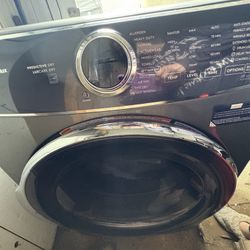 NEW Electrolux GAS Dryer- Never used! Great price!