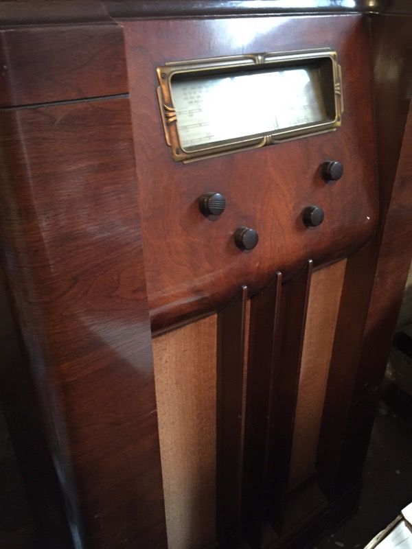 Reduced Price!!!Antique 1930's-1940's wooden cabinet floor model radio