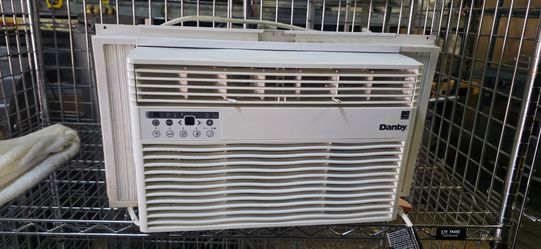 DANBY 8000 BTU WINDOW AIR CONDITIONER