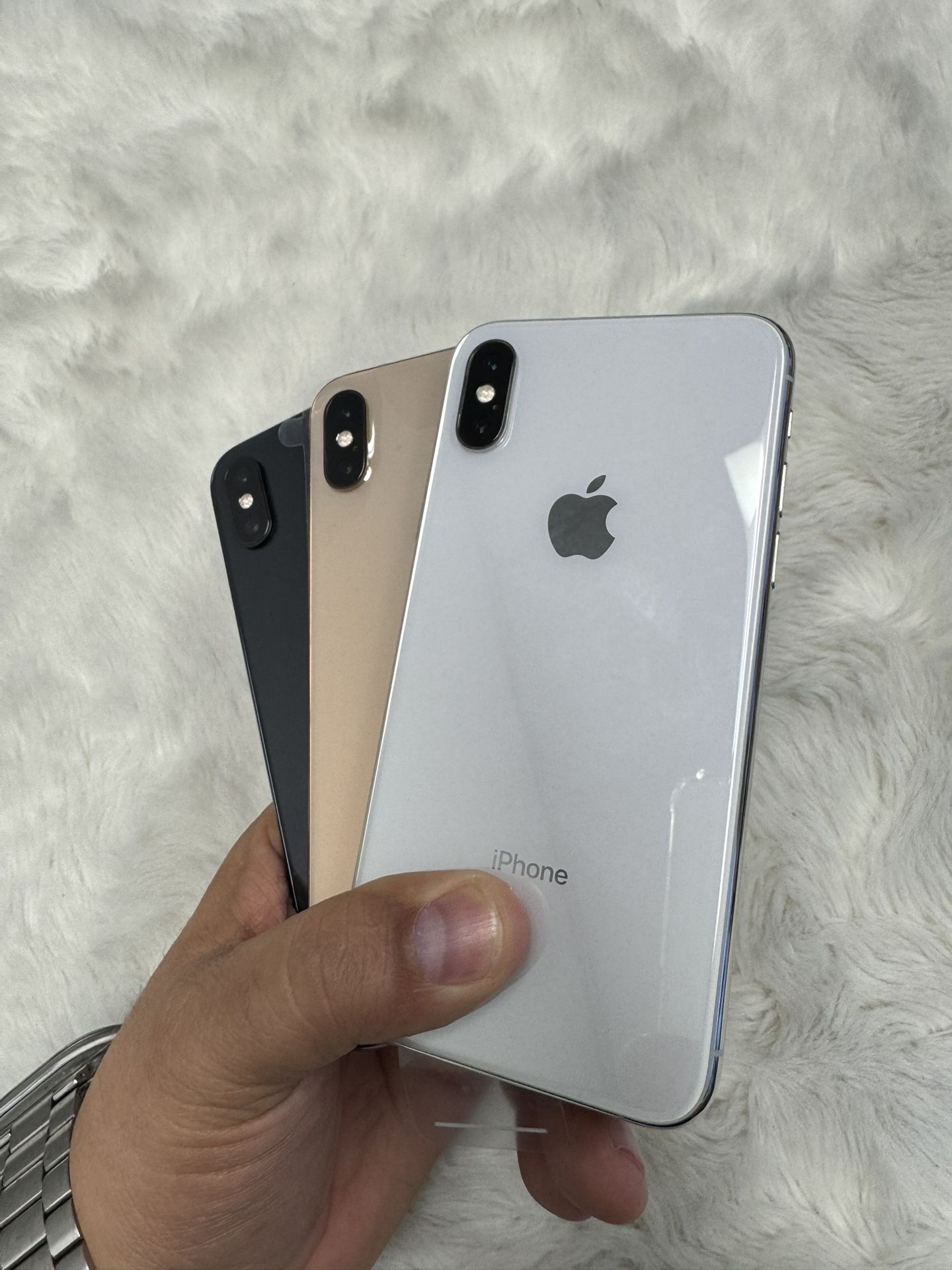 Apple iPhone XS 64GB Unlocked $200