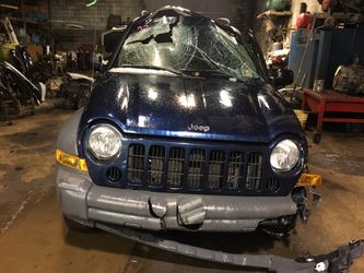 Parting out 2005 Jeep Liberty 4x4