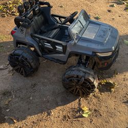 New battery and charger special ops 4 x 4 kids car
