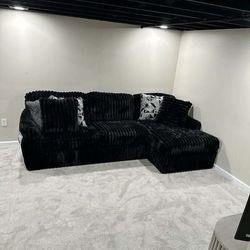 OM• $38 Initial • Brand New// Plush 3 Piece Sectional 