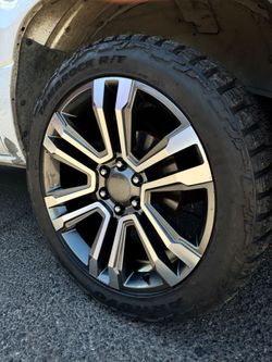 22x9 GMC 6x139 Rims and Tires 285/45/22 Arroyo RT