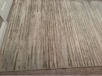 Beige-grey area rug